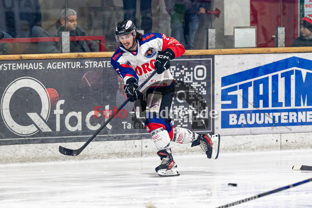 TSV Peißenberg Miners vs ESC Dorfen Eispiraten | Eishockey Bayernliga 2023/2024, TSV Peißenberg Miners vs ESC Dorfen Eispiraten, 20231229,
Lynnden PASTACHAK (Eispiraten 96) in Aktion,
2023-12-29 in Peißenberg (Eisstadion)
96 Lynnden PASTACHAK (Eispiraten 96)
Copyright: WolfgangxLindner foto-lindner.de