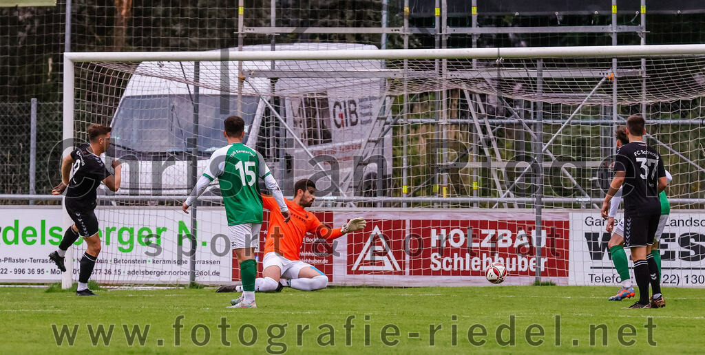 2023-08-09_046_FC_Schwaig_gegen_TuS_Geretsried | Deutschland, 09.08.2023:
Fußball, Landesliga Südost 2023 / 2024, 5. Spieltag, FC Schwaig gegen TuS Geretsried, Endergebnis: 4:1

Raffael Ascher (FC Schwaig, #9), Isni Redjepi (TuS Geretsried, #15), Torwart Cedomir Radic (TuS Geretsried, #1), Lukas Kellner (TuS Geretsried, #7), Tobias Bartl (FC Schwaig, #37)

Foto: Christian Riedel / fotografie-riedel.net