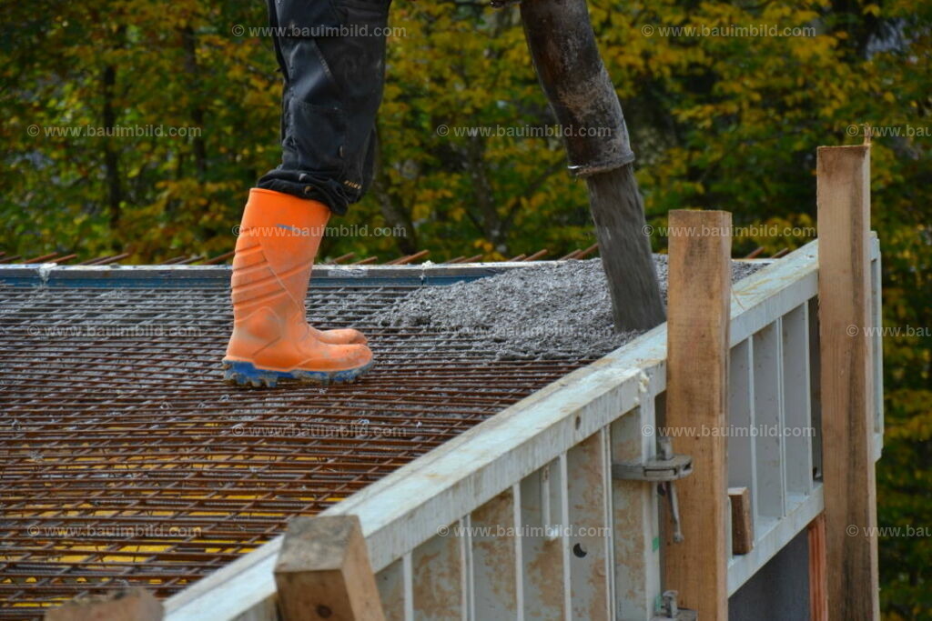 bib-lg04-betonarbeiten-0317 | Nach LV-Leistungsgruppen sortierte Detailfotos über den Bau eines Hauses. Alle Hausbau-Bilder direkt vom Urheber und Autor der Website Haus-Selber-Bauen.com