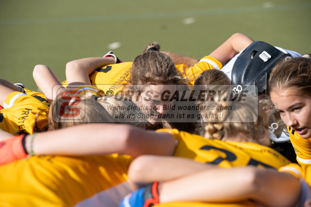 SFE_20231021_0072 | Deutsche Meisterschaft Weibliche U16 Halbfinale Düsseldorfer HC - Harvestehuder THC am 21.10.2023 in Köln (Düsseldorfer Hockeyclub 1905 e.V.), Photo: Stephan Fehrmann 2023 (Sports-Gallery)