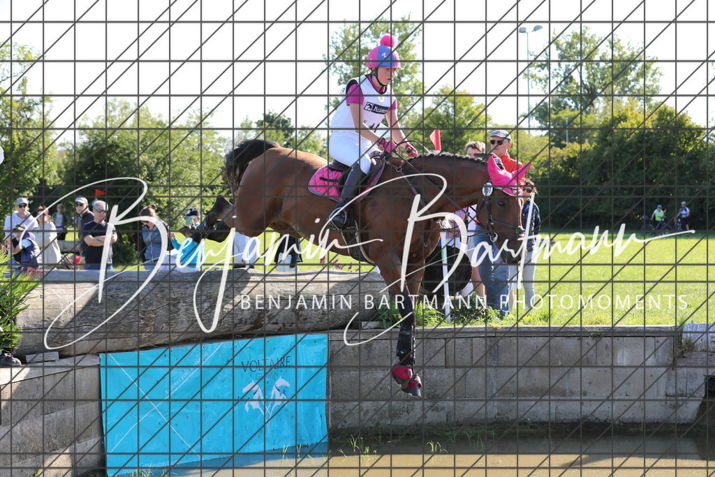 AZ2A1026 | Benjamin Bartmann Photomoments