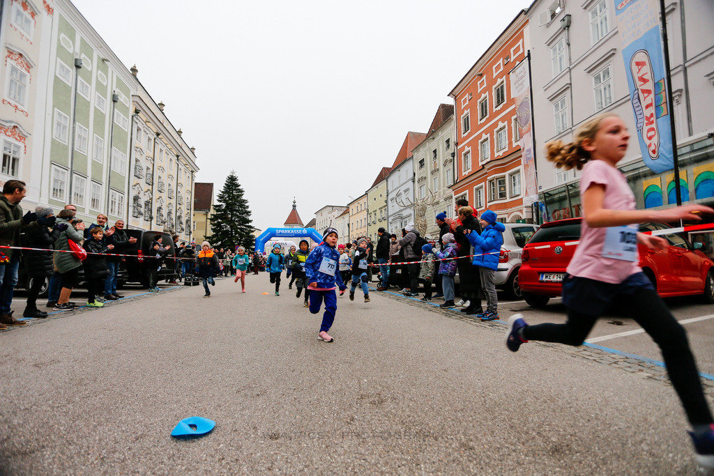 AW_20231231awmac-20 | WELS, 31.12.2023, Sparkasse Silvesterlauf Wels 2023 , Image shows: Photo: WAPICS / Andreas Willdoner