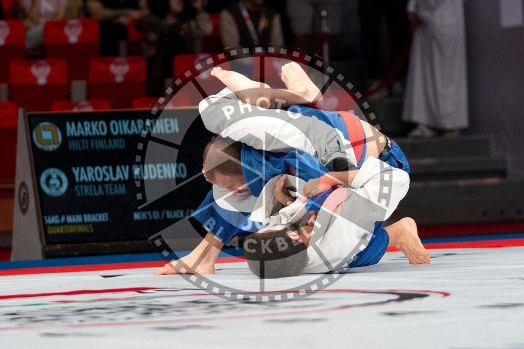20231109PBB3566 | Fighters compete during the AJP World Professional Championship in the Mubadala Arena in Abu Dhabi, Arab United Emirates, on November 9, 2023.