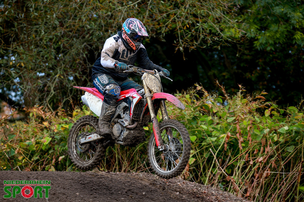 OpenTrack2024_Sonntag_Hobbyfahrer_080 | Bildergalerie von Sport-Ereignissen aber auch von weiteren spannenden Dingen - nicht nur vom Niederrhein. In Anlehnung an den bekannten Spruch von Hanns Dieter Hüsch heißt das Motto: "Niederrhein ist überall".  - Realisiert mit Pictrs.com