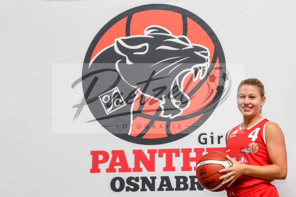 TEAOSC20201023_0019 | Basketball, Juniorinnen: Annemarie Potratz  bei der Team Presentation der Panthers Academy Osnabrueck am 23.10.2020 in Osnabrueck, Deutschland. - Realisiert mit Pictrs.com