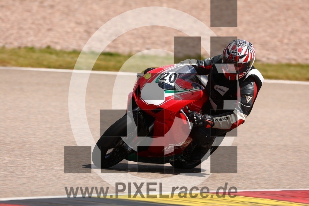 0020-20250526_01692 | Schöne Erinnerungen an spannende Momente - das festzuhalten ist unser Job. PIXELrace.de ist seit 2003 auf den Rennstrecken Europas unterwegs um die Action draußen beim Fahren und die wunderbare Stimmung imm Fahrerlager für euch einzufangen.