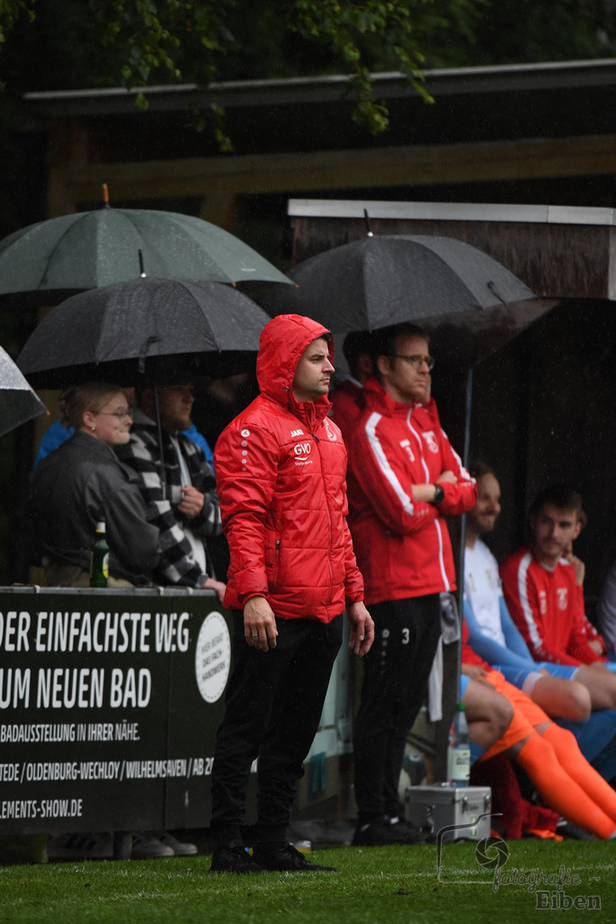 BV Bockhorn-SG FriPe | Relegation zur Kreisliga; BV Bockhorn (weiß)-SG FriPe (rot) am 05.06.2025 in Oldenburg/Ofenerdiek (Lagerstraße), Photo: Philip Eiben 2025 - Realisiert mit Pictrs.com