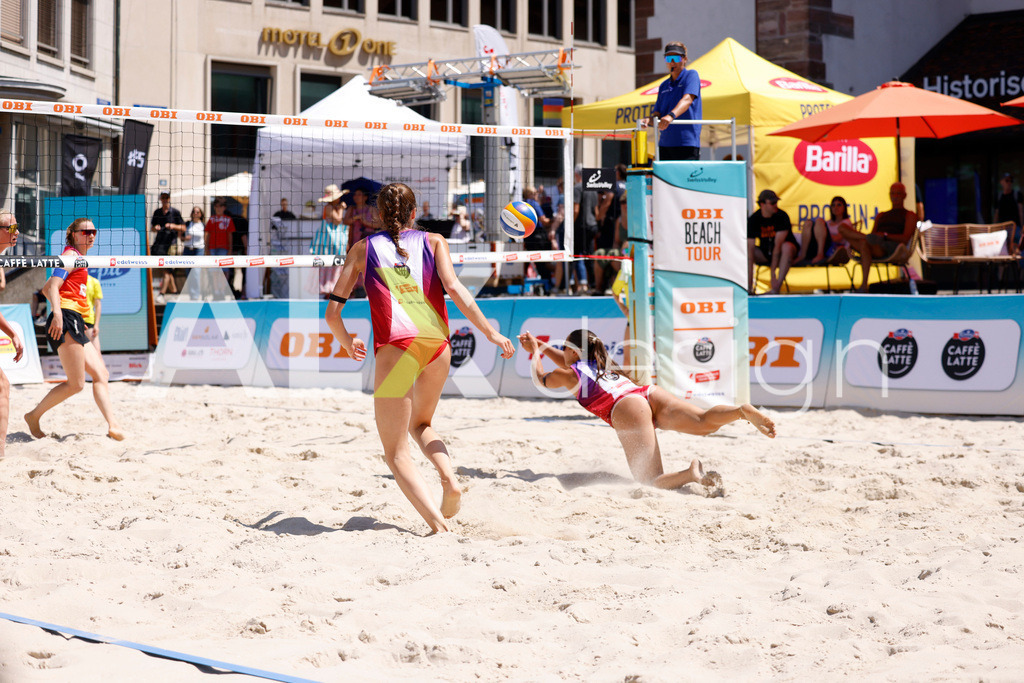 Obi BeachTour 2026 - Basel | BASEL, SWITZERLAND - JULY 18: ZOÉ FLÜCKIGER (SUI) during the Obi BeachTour 2026 match between BOSSART / ABBÜHL (SUI) and FLÜCKIGER / DEMIERRE (SUI) at Barfüsserplatz on July 18, 2026 in Basel, Switzerland. - Realisiert mit Pictrs.com