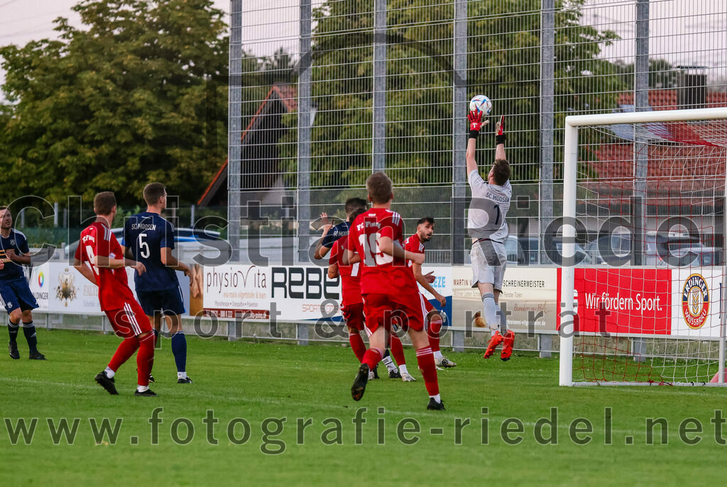2023-08-22_023_FC_Finsing_gegen_SC_Moosen-Vils | Finsing, Deutschland, 22.08.2023:
Fußball, Kreisliga 2023 / 2024, 5. Spieltag, FC Finsing gegen SC Moosen/Vils, Endergebnis: 5:0

Dominik Slawny (SC Moosen/Vils, #5), Marco Simml (FC Finsing, #19)

Foto: Christian Riedel / fotografie-riedel.net
