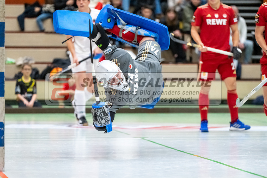 HK_20241214_100369 | 1. Bundesliga Halle Herren Crefelder HTC - Rot-Weiss Köln am 14.12.2024 Halle Glockenpitz, Krefeld , Jean Danneberg ( Torwart Rot-Weiss Köln #74 )