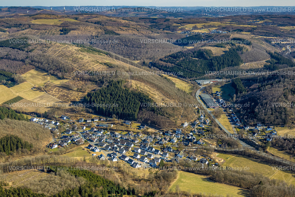 Olpe250308246Griesemert | Luftbild, Wohngebiet Ortsansicht Ortsteil Stachelau, Waldgebiet mit Waldschäden und Hügellandschaft, rechts das Möbelhaus Heinrich Bald GmbH, Stachelau, Olpe, Sauerland, Nordrhein-Westfalen, Deutschland