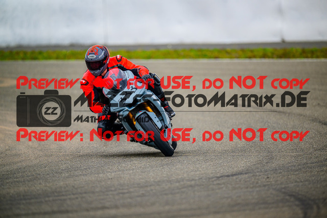 MaZZes_FotoMatrix_240910_6007705_3448 | ROT