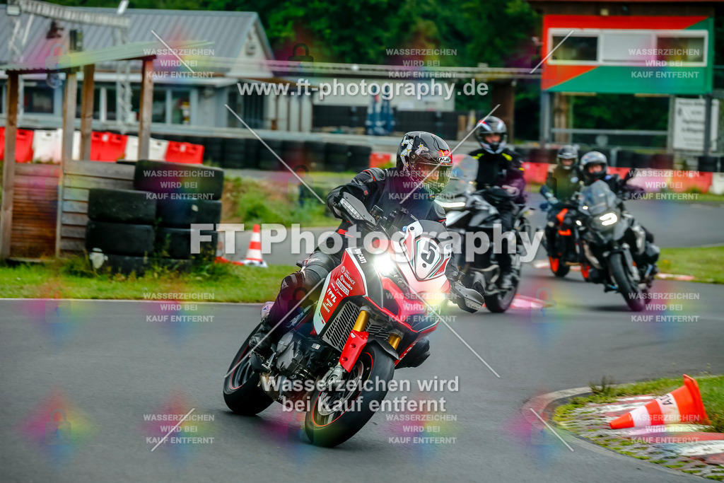 VBK-3562 | Hier findet Ihr Bilder von Touristenfahrten auf der Nürburgring Nordschleife oder von anderen Veranstaltungen die ich besucht habe. Viel Spass beim Durch Schauen 