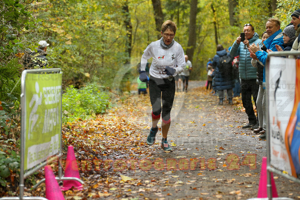 251026_1227_EX1_0399 | Sportfotografie im Rhein-Sieg Kreis, Köln, Bonn, NRW, Rheinland Pfalz, Hessen, etc. Unser Tätigkeitsfeld umfasst den Laufsport vom Volkslauf über den Marathon, Duathlon, Triathon bis zum Ultralauf wie Kölnpfad Ultra oder Schindertrail.