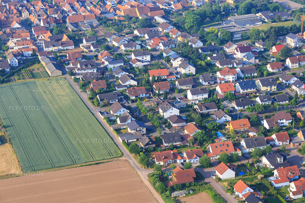 Luftbild: Maxstr in Ottersheim bei Landau im Bundesland Rheinland-Pfalz in Deutschland. Foto: IMG_080665.jpg vom 12.06.2015 durch Werner Riehm/FLY-FOTO.de