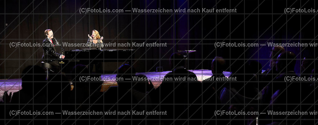 ALP2628_Udo Juergens-STORY_Parker-BeneschFurrer | Hochzeitsfotograf mit dem Blick für´s Wesentliche, Firmung, Erstkommunion, Firmenfeiern, Sportfotoservice, Reproduktionen, Konzertfotografie, Pressefotografie, Luftbildfotografie, Innenarchitektur, Werbefotografie, Sponsoren-Livebildfotografie.