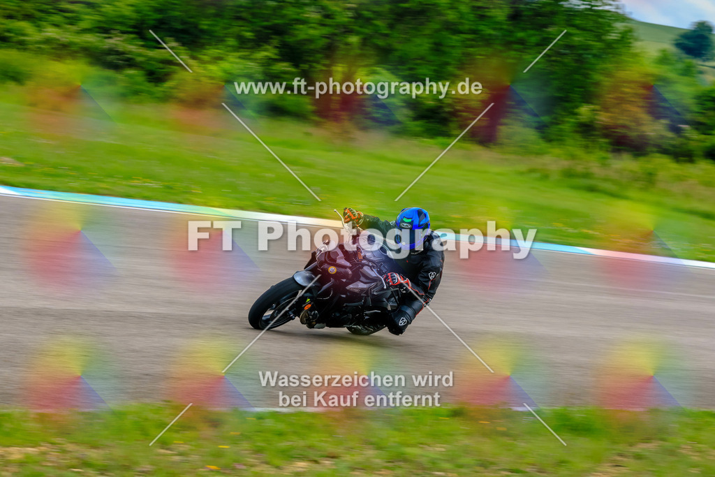 MotoTeam-3498 | Hier findet Ihr Bilder von Touristenfahrten auf der Nürburgring Nordschleife oder von anderen Veranstaltungen die ich besucht habe. Viel Spass beim Durch Schauen 