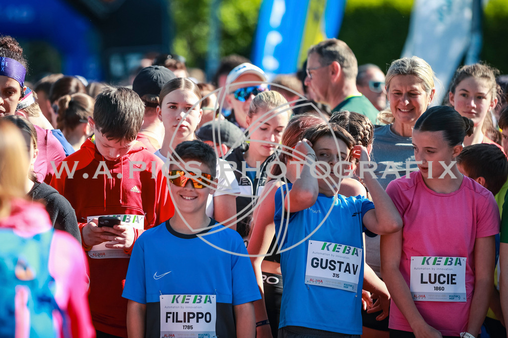 ..... | LINZ,AUSTRIA,27.April 25, Int. 3 Brückenlauf Linz  , Image shows: Photo: WAPICS / Manuel Binder