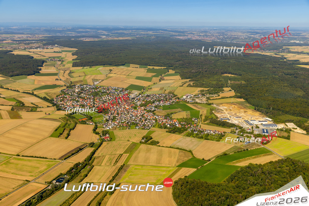 Das Luftbild zeigt :  Kleinrinderfeld - Die Luftaufnahme wurde 2023 vom UL-Flugzeug aus erstellt ( keine Drohne ) - Hochauflösende Luftaufnahme - Für grossformatige Ausdrucke geeignet. Die Geschenkidee !Mit Lizenz und Bildrechte bestellbar