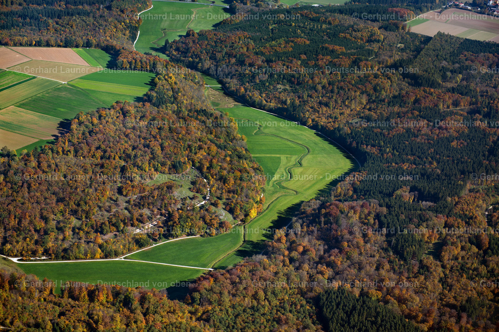 3704618 | HERBRECHTINGEN 16.10.2017 Forstgebiete in einem Waldgebiet  in Herbrechtingen im Bundesland Baden-Württemberg, Deutschland // Forest areas in  in Herbrechtingen in the state Baden-Wuerttemberg, Germany Foto: Gerhard Launer