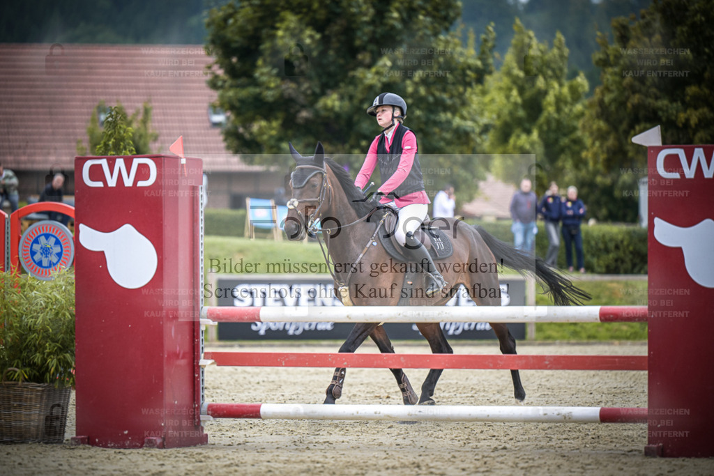 DOS_0545 | Entdecke hochwertige Reitturnierfotos von Foto Oger. Professionell, emotional und authentisch – jetzt Lieblingsmomente im Shop bestellen. - Realisiert mit Pictrs.com