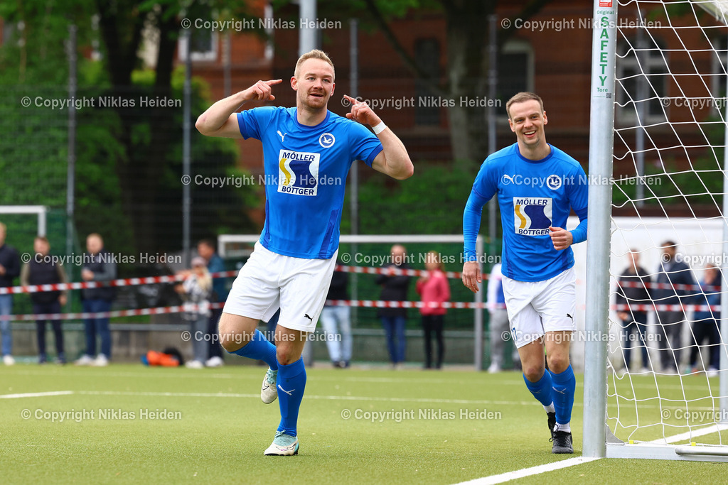 NH_USCPaloma_SVHalstenbekRellingen_LottoPokal_04052025 | #27 Luca Simon Albrecht (USC Paloma) bejubelt seinen Treffer zum 2:0.Fußball I Herren I Lotto Pokal I Saison 2024-2025 I Halbfinale I USC Paloma - SV Halstenbek-Rellingen I 04.05.2025 I Jonny-Rehbein-Sportplatz - Realisiert mit Pictrs.com