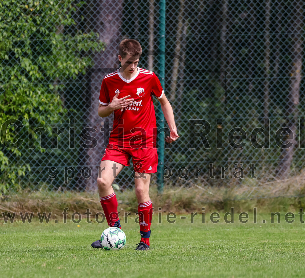 2023-09-03_005_TSV_Oberpframmern_II_gegen_TSV_Hohenbrunn_II | Oberpframmern, Deutschland, 03.09.2023:
Fußball, B-Klasse 2023 / 2024, 3. Spieltag, TSV Oberpframmern II gegen TSV Hohenbrunn II, Endergebnis: 0:2

Lukas Esterl (TSV Oberpframmern, #4)

Foto: Christian Riedel / fotografie-riedel.net