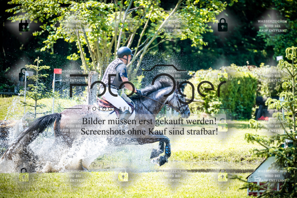 2026-05 - Melle Oldendorf-1-0046 | Entdecke hochwertige Reitturnierfotos von Foto Oger. Professionell, emotional und authentisch – jetzt Lieblingsmomente im Shop bestellen.Deutschlandweite Turnierfotografie. - Realisiert mit Pictrs.com