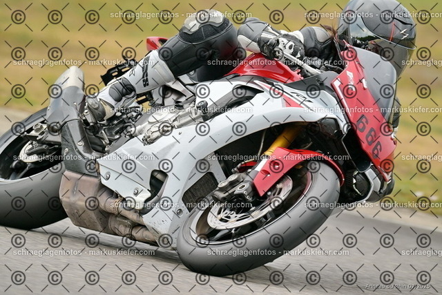 25bt05-0330 | markuskiefer.com - Realisiert mit Pictrs.com