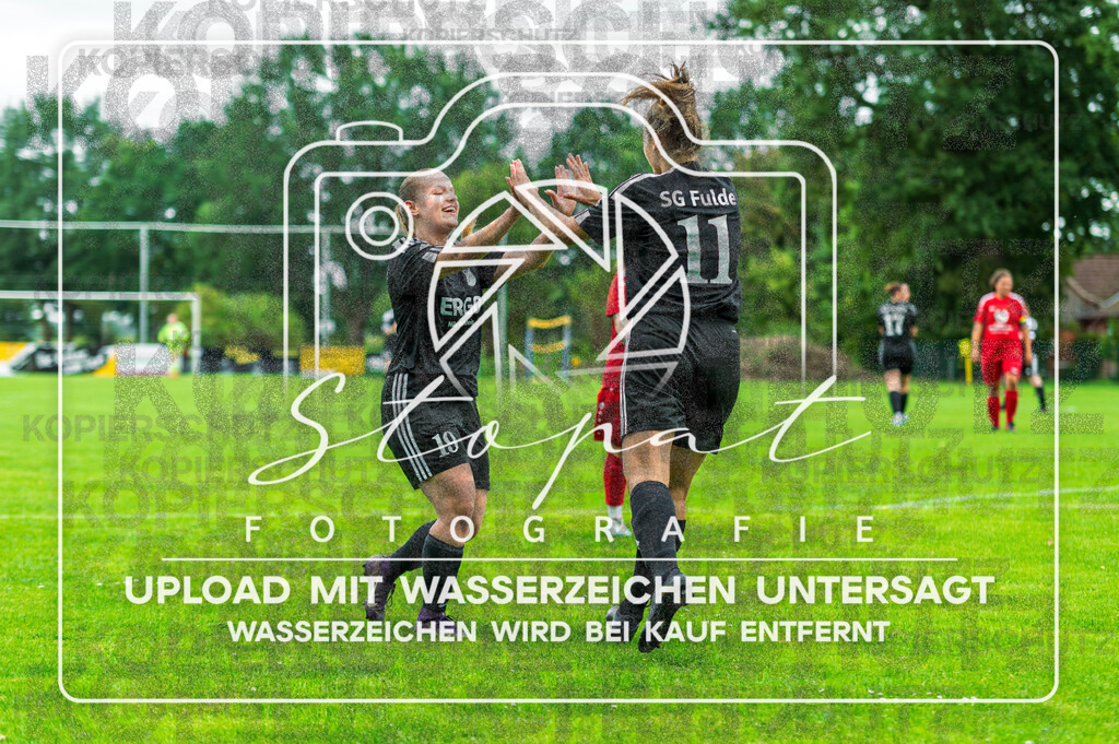 Kreisliga VER/OHZ - SG Fulde vs. SG Ihlpohl/Lesumstotel | Luana Ostrowski (SG Fulde #19), Myroslava Taran (SG Fulde #11); Kreisliga VER/OHZ - SG Fulde vs. SG Ihlpohl/Lesumstotel am 30.08.26 in Zentralstadion, Fulde - Realisiert mit Pictrs.com