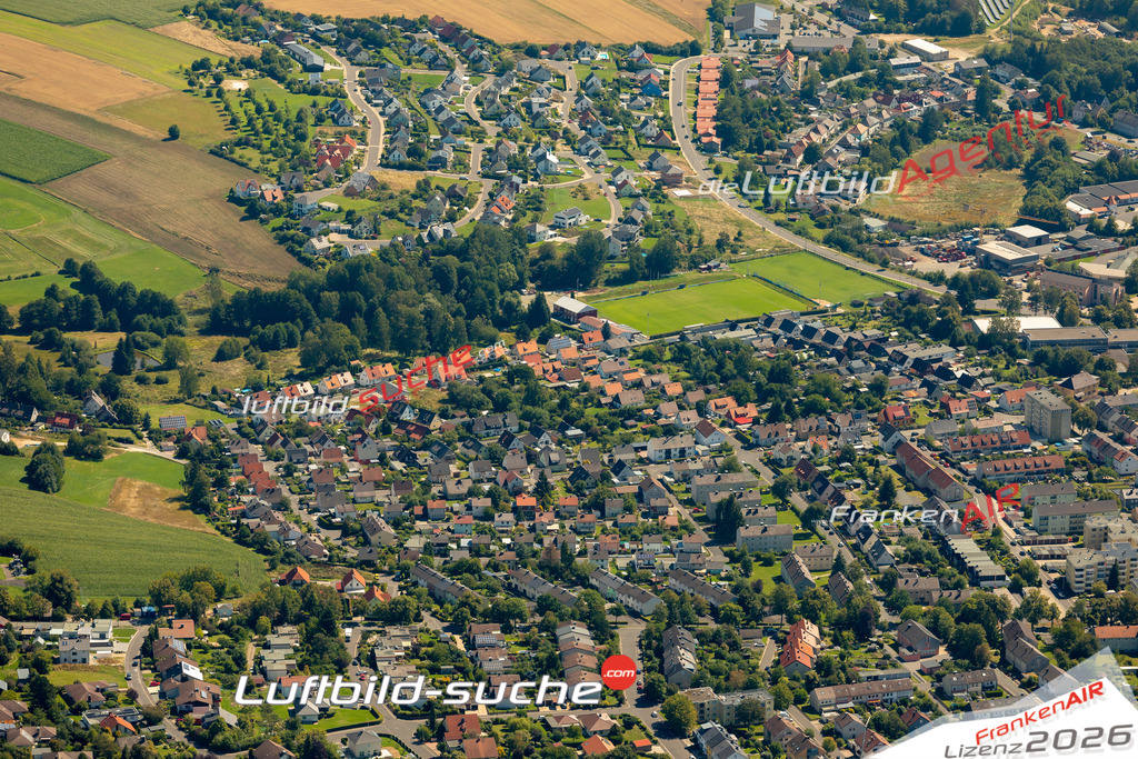 Das Luftbild zeigt :  Wunsiedel - Die Luftaufnahme wurde 2023 vom UL-Flugzeug aus erstellt ( keine Drohne ) - Hochauflösende Luftaufnahme - Für grossformatige Ausdrucke geeignet. Die Geschenkidee !Mit Lizenz und Bildrechte bestellbar