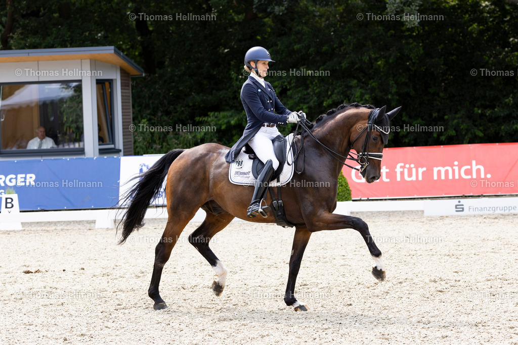 TH_1798 HOFFROGGE Beatrice (GER)_ Dancelli_21101 | Elmloher Reitertage 2024 am 03.08.24 in Elmlohe, , Thomas Hellmann, _Y7A9470