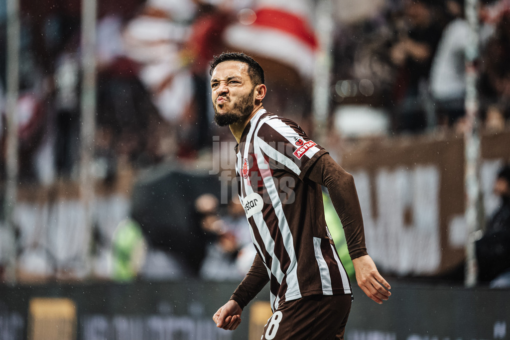 Fußball | Männer | Saison 2025/2026  | Fußball-Bundesliga | 09. Spieltag | FC St. Pauli vs. Borussia Mönchengladbach | 01.11.2025 | Mathias Pereira Lage (#28, FC St. Pauli) ärgert sich