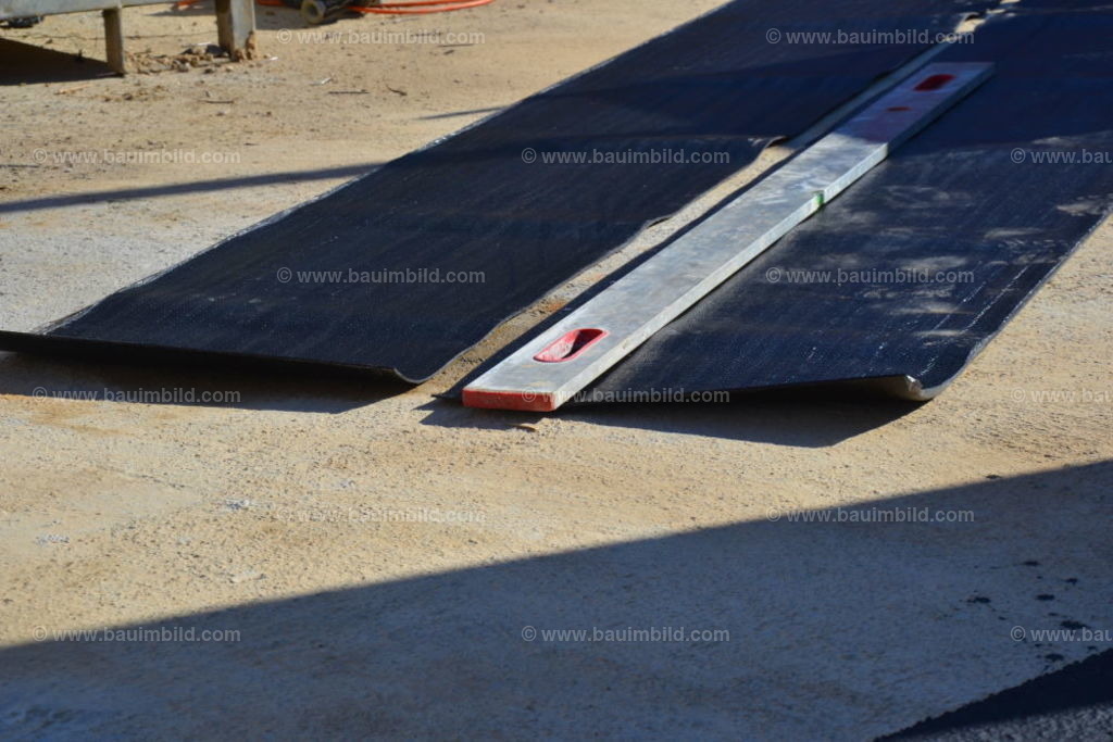 bib-lg05-abdichtungen-0003 | Nach LV-Leistungsgruppen sortierte Detailfotos über den Bau eines Hauses. Alle Hausbau-Bilder direkt vom Urheber und Autor der Website Haus-Selber-Bauen.com