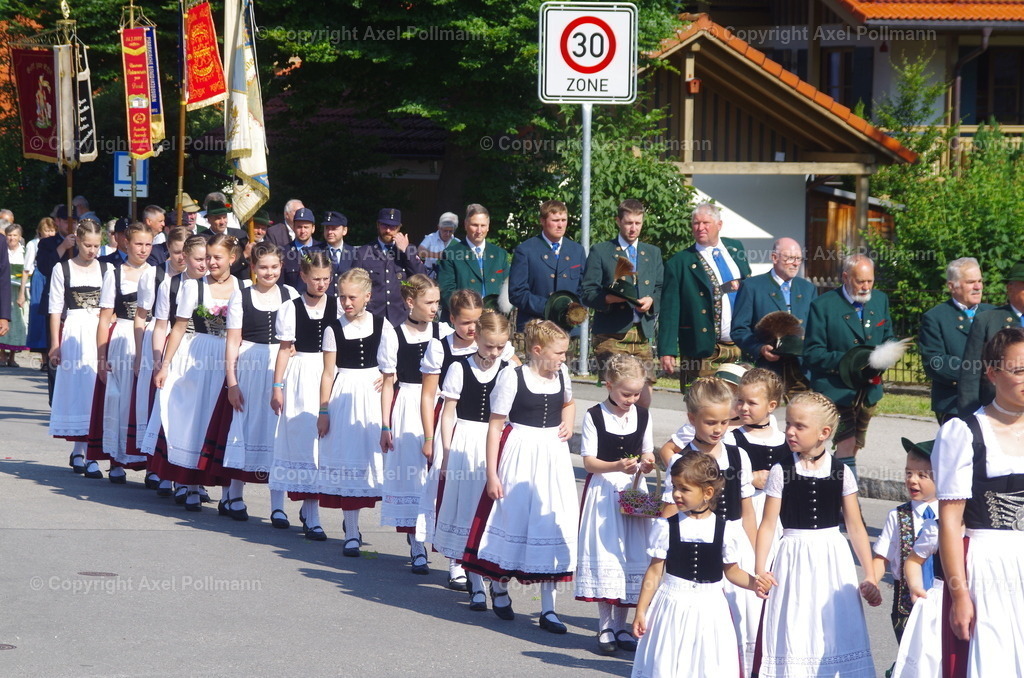 IMGP3169 | fotografiert von Axel PollmannLeonhardi Wallfahrt Benediktbeuern und Murnau, Fronleichnam, Fasching, Landschaft im Loisachtal und Benediktbeuern  - Realisiert mit Pictrs.com