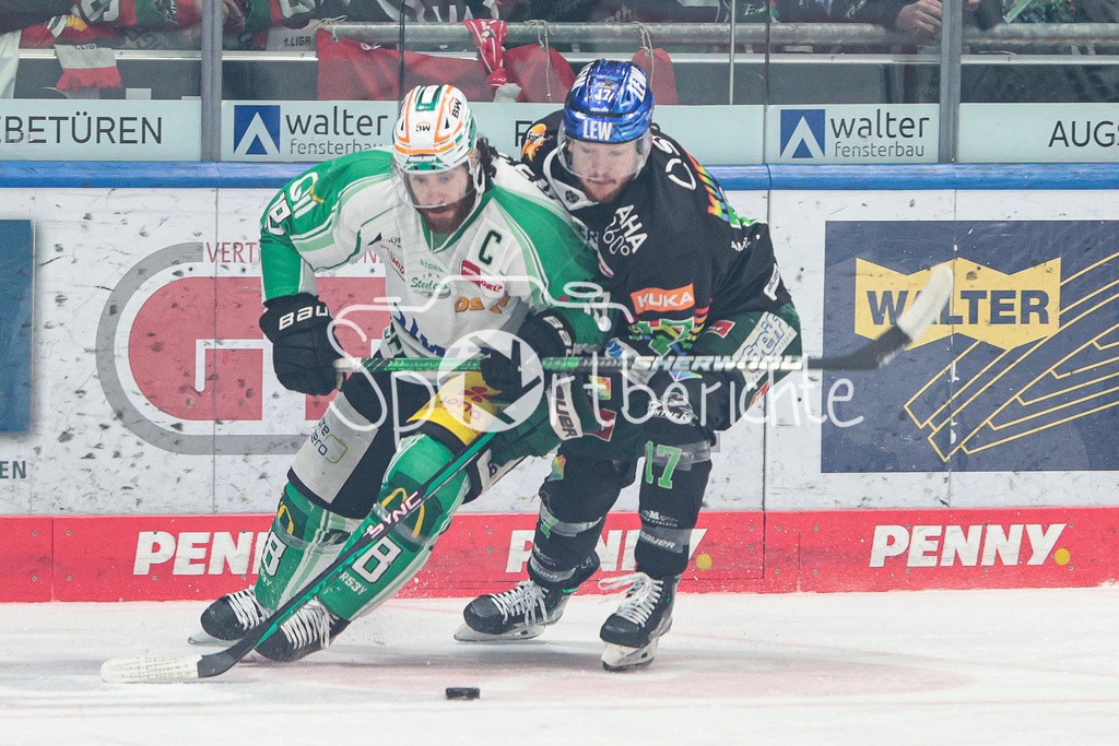 Augsburger Panther - Bietigheim Steelers | Mathew MAIONE (SCB #18) im Duell mit Ryan KUFFNER (AEV #17)