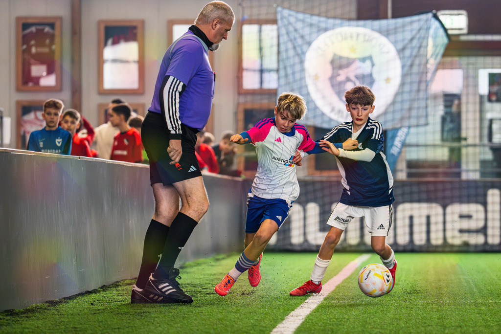 _BLR9874 | Professionelle Fußball- und Sportfotografie. Spielbilder online ansehen und kaufen – Einzelbilder oder komplette Galerien in hoher Qualität. - Realisiert mit Pictrs.com