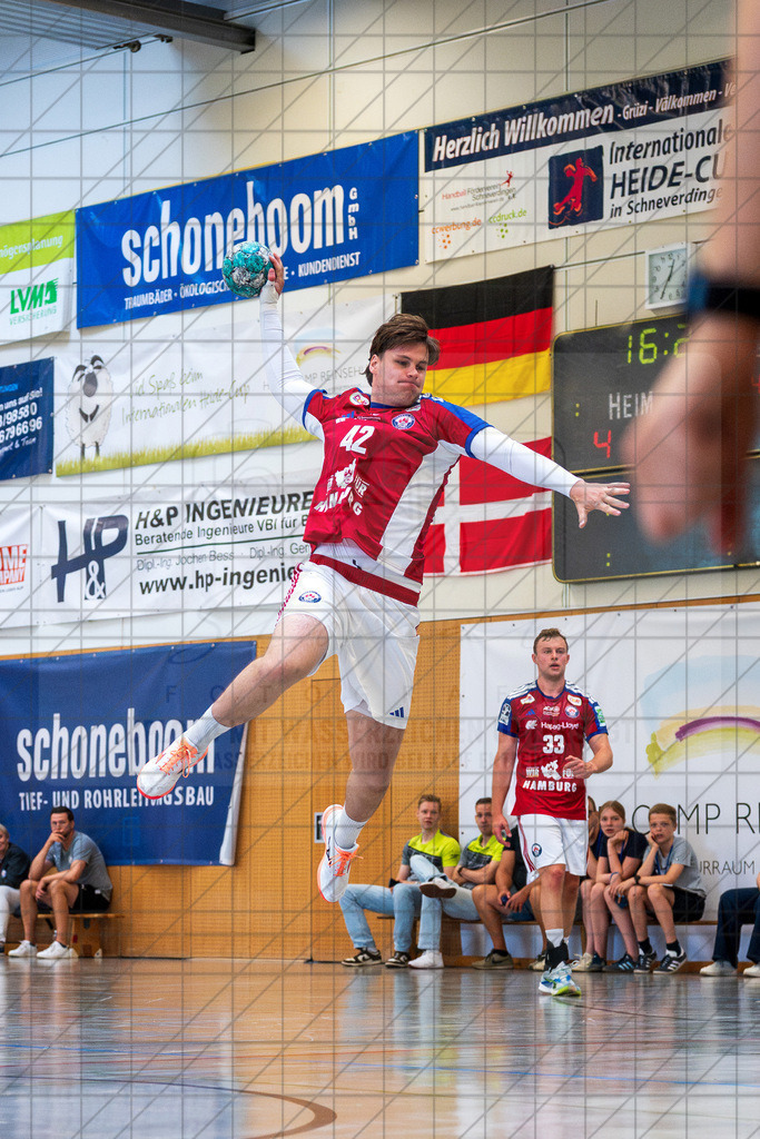 IHC 2026 - Handball-Club Hamburg vs. Mors-Thy Håndbold | Jan Christian Schmidt (Handball-Club Hamburg #42); IHC 2026 - Handball-Club Hamburg vs. Mors-Thy Håndbold am 08.08.26 in Sporthalle KGS, Schneverdingen - Realisiert mit Pictrs.com