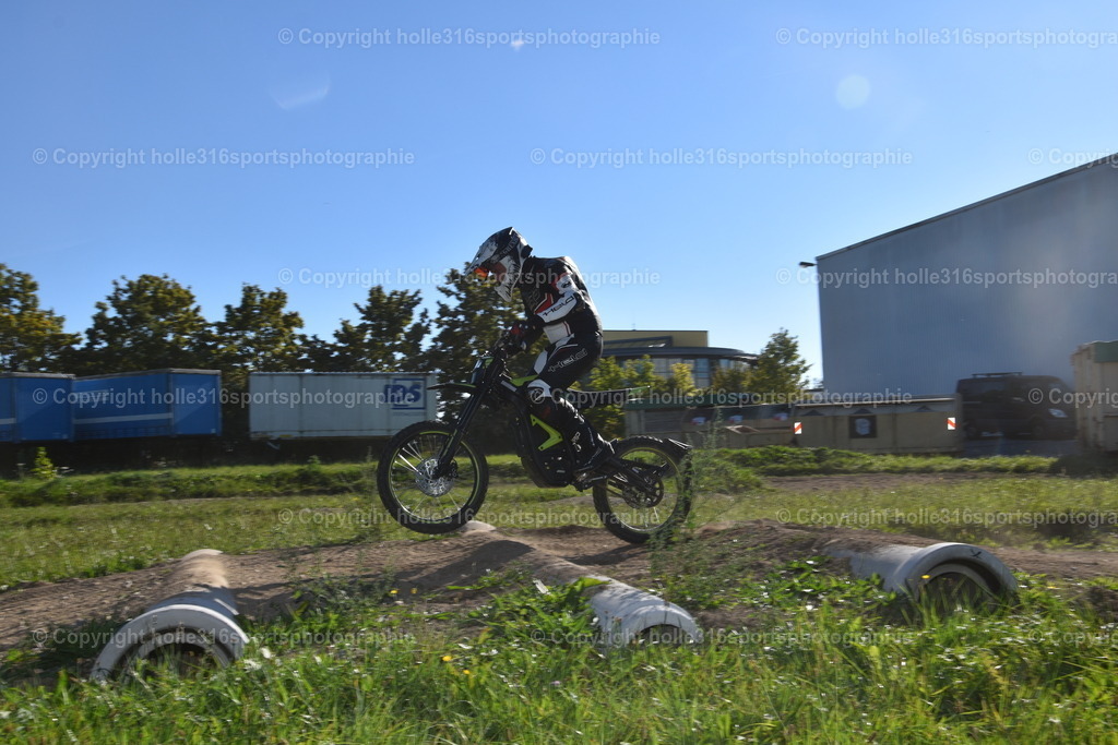 DSC_0129 | Sportfotografie , Motorsport, Motoross, Reitsport, Mointainbike, Enduro,
Landschaft , Outdoor, Eventfotografie, Landschaft, Bilder online bestellen - Realisiert mit Pictrs.com