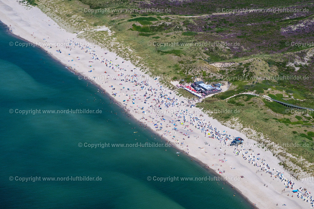 Sylt_Kampen_Strand_Strandgaststätte_Buhne_16_ELS_6476130825 | KAMPEN (SYLT) 13.08.2025 Gebäude des Restaurant " Buhne 16 " in Kampen (Sylt) auf der Insel Sylt im Bundesland Schleswig-Holstein, Deutschland. Weiterführende Informationen bei: Buhne16 GmbH & Co. KG. // Building of the restaurant " Buhne 16 " in Kampen (Sylt) at the island Sylt in the state Schleswig-Holstein, Germany. Further information at: Buhne16 GmbH & Co. KG. Foto: Martin Elsen