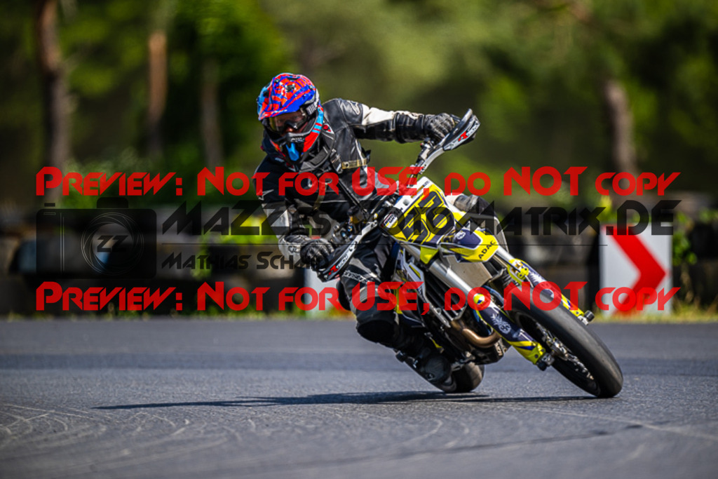 MaZZes_FotoMatrix_220528_1433 | Fotograf Mathias Schmid
Sportfotograf,
Eventfotograf,
Hochzeitsfotograf,
Portraitfotograf