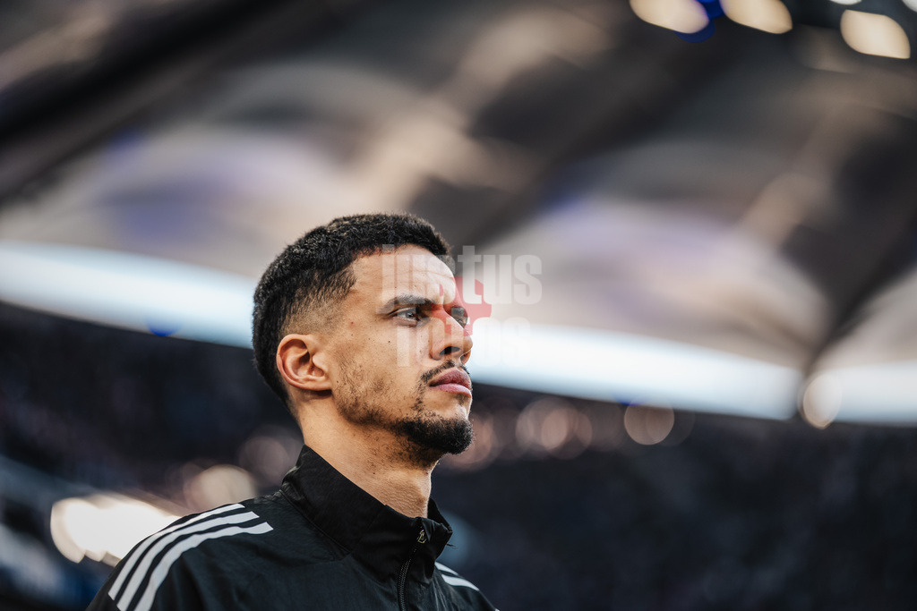 Fußball | Männer | Saison 2025/2026 | 1. Fußball-Bundesliga | 22. Spieltag | Hamburger SV vs. 1. FC Union Berlin | 14.02.2026 | Robert Glatzel (#9, HSV) läuft in das Stadion ein