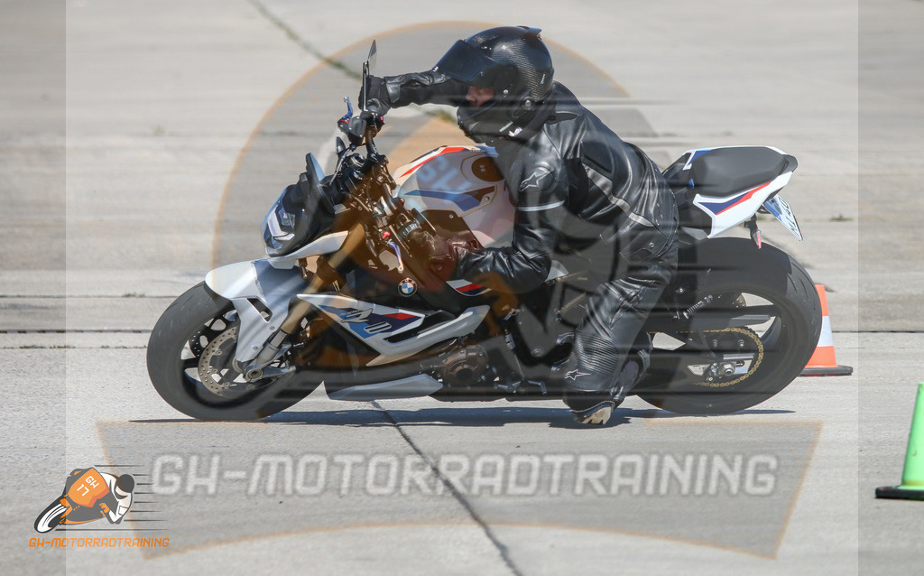 IMG_9891 | gh-motorradtraining-foto.de - Realisiert mit Pictrs.com