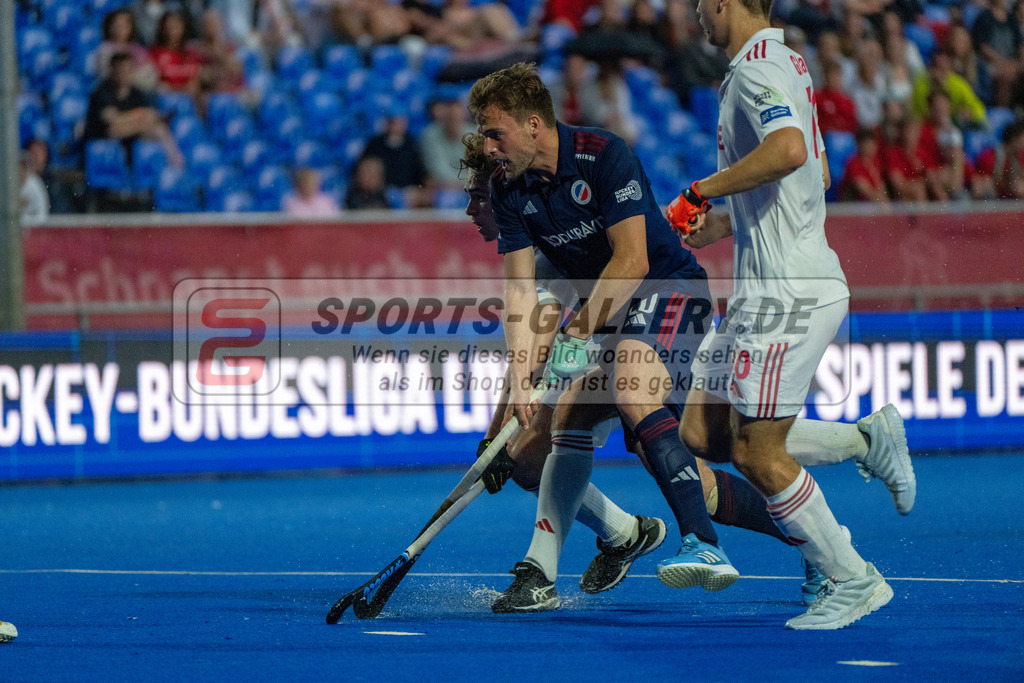 Final4_20250531-1942-HK108196 | Krefeld, Deutschland, 31.05.2025:  Feldhockey Final4 2025 – „Deutsche Feldhockey-Meisterschaften 2025“ im Gerd-Wellen-Hockeyanlage am 31.05.2025 in Krefeld, Deutschland. (Foto von Kramhöller/Fehrmann/Kaste)Krefeld, Germany, 31.05.2025: Feldhockey Final4 2025 – „Deutsche Feldhockey-Meisterschaften 2025“ in Gerd-Wellen-Hockeyanlage at 31.05.2025 in Krefeld, Deutschland. (Foto from Kramhöller/Fehrmann/Kaste)