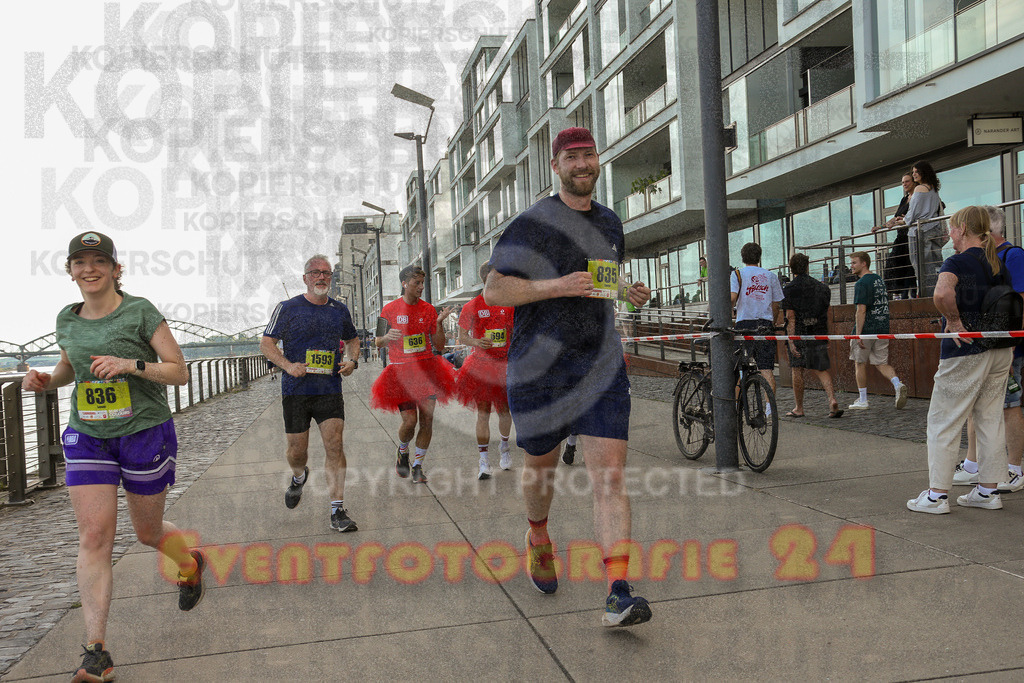 250920_1455_EX1_8207 | Sportfotografie im Rhein-Sieg Kreis, Köln, Bonn, NRW, Rheinland Pfalz, Hessen, etc. Unser Tätigkeitsfeld umfasst den Laufsport vom Volkslauf über den Marathon, Duathlon, Triathon bis zum Ultralauf wie Kölnpfad Ultra oder Schindertrail.