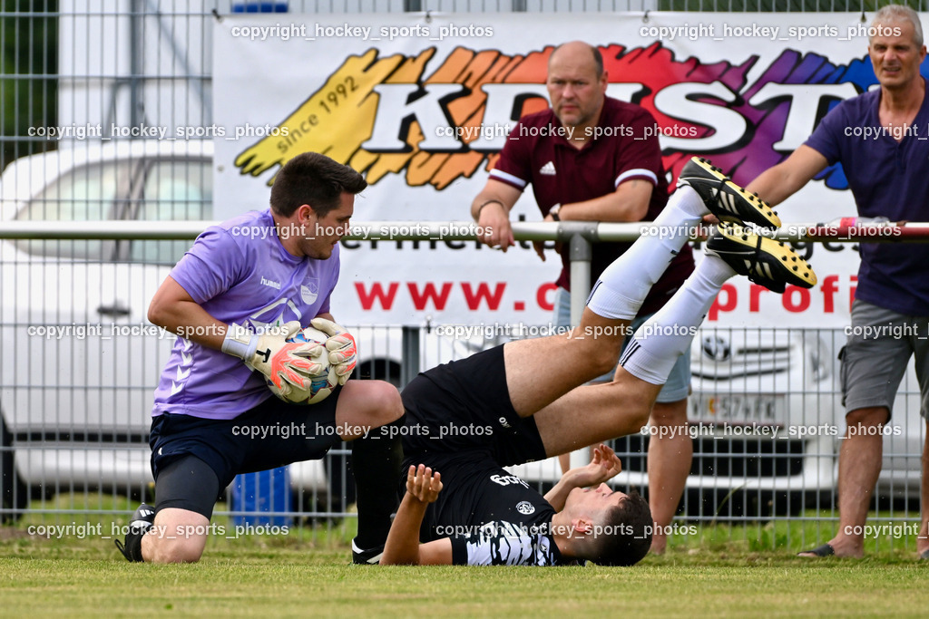 SC Magdalen vs. DSG Ledenitzen | #1 Alexander Moser DSG Ledenitzen, #5 Marko Dardic SC Magdalen, SC Magdalen vs. DSG Ledenitzen, SC Magdalen vs. DSG Ledenitzen am 19.07.2024 in Villach (Sportplatz Madalen), Austria, (Photo by Bernd Stefan)
