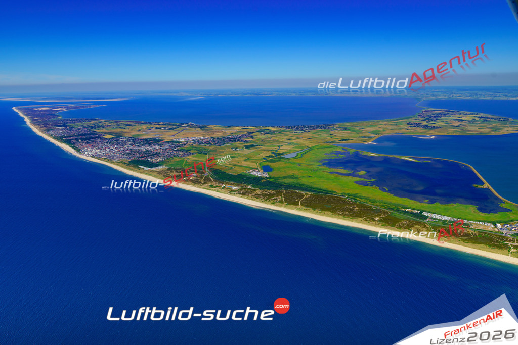 Die Luftbildaufnahme Westerland - Sylt wurde 2018 mittels Flugzeug (keine Drohne) erstellt. Perfekte Schärfe und Druck- Auflösung- Garantiert!