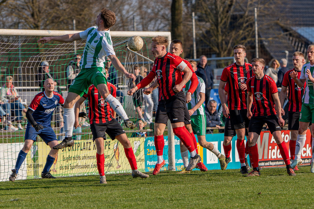 Fußball I Herren I Saison 2025-2026 I Bezirksliga Weser-Ems 4 I 24. Spieltag I TuS Lutten - TuS Frisia Goldenstedt I 13775 | jns.sportfotos - Realisiert mit Pictrs.com