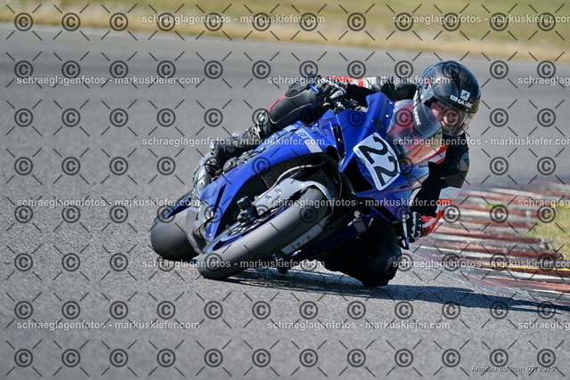 25bt04-0233 | markuskiefer.com - Realisiert mit Pictrs.com