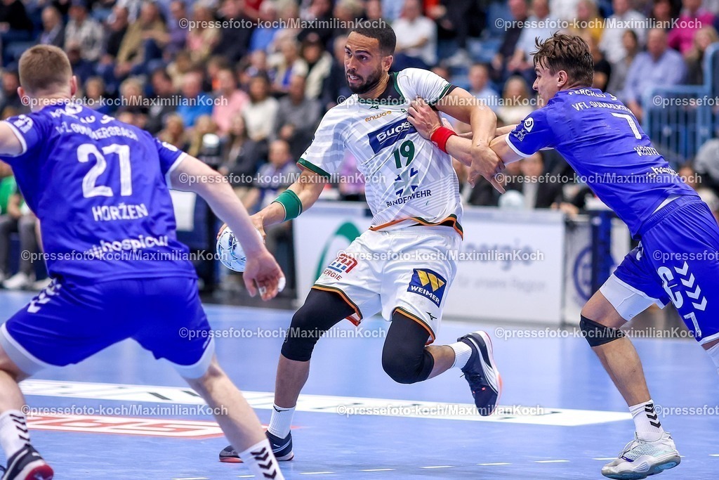 Gum27032501023 | 27.03.2025, Handball, HBL, VfL Gummersbach - HSG Wetzlar, Schwalbe-Arena: Philipp Ahouansou (HSG Wetzlar #19) gegen Julian Köster (GUM #7) 